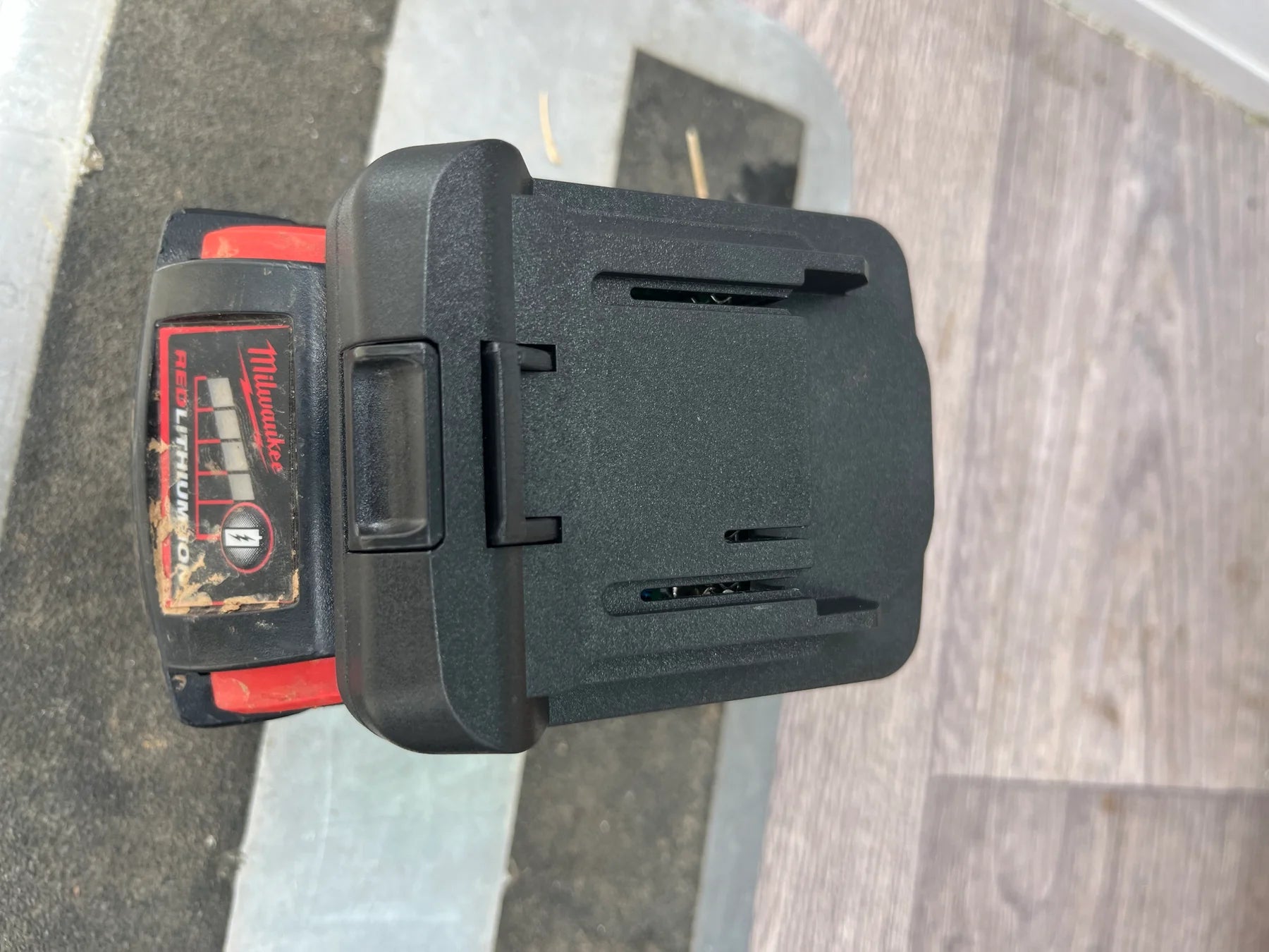 DM18M Battery Converter Adapter: Engineered for Makita tools, it transforms Milwaukee M18 18V to Makita 18V BL1830 BL1850 Batteries, while also accommodating Dewalt 20V Battery compatibility