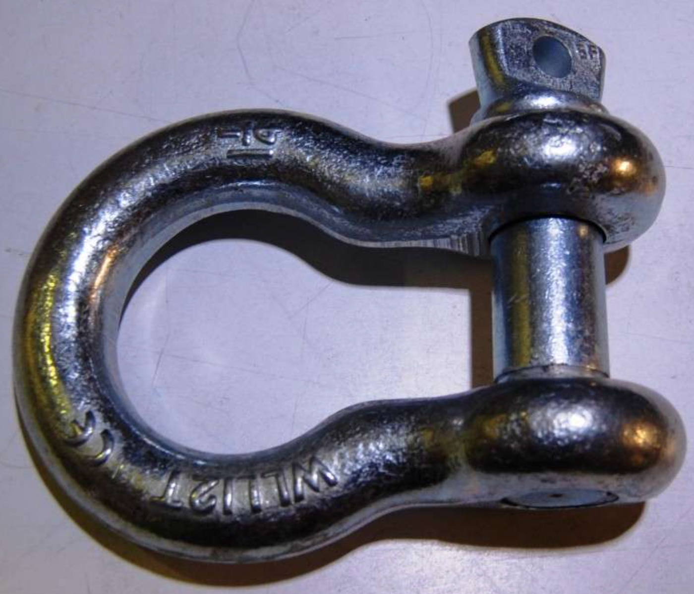 12 Tonne Shackle 1,1/4" rated for use with the 75 Tonne Bridle
